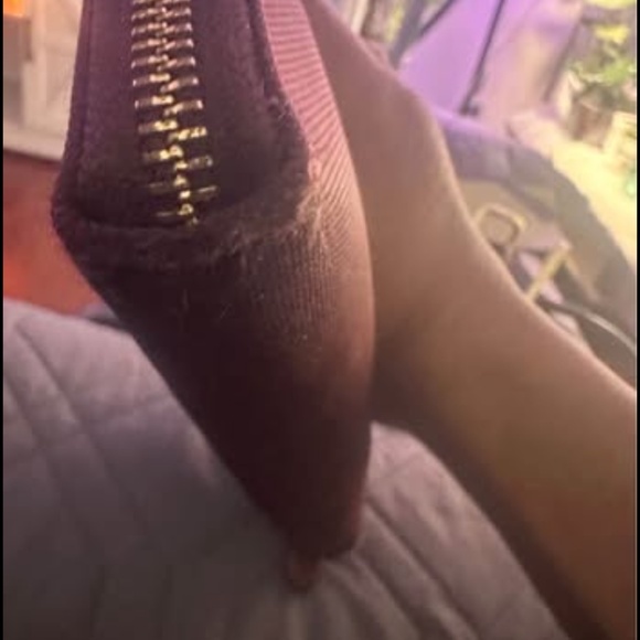 Ralph Lauren large burgundy wallet made with vinyl on the outside and real leath - Picture 6 of 9